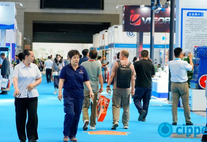 cippe新疆石油展火热依旧！产学研成果交流会、商务考察、评选颁奖等活动受到展商肯定！(图1)