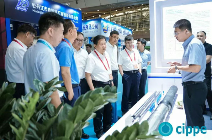 2025新疆国际石油和化工技术装备展今日开幕！500+名企云集共创丝路中亚能源新走廊！(图4)