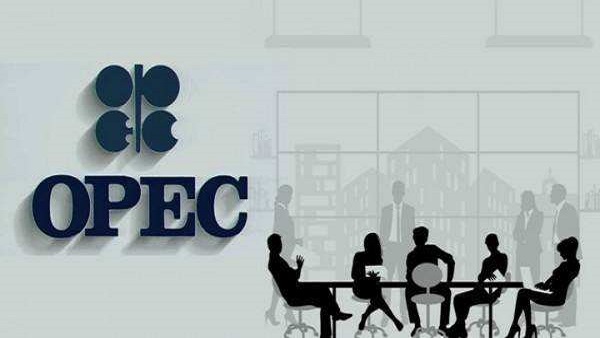 美国页岩油厂商削减对冲，原油现货下跌风险引供应压力(图1)