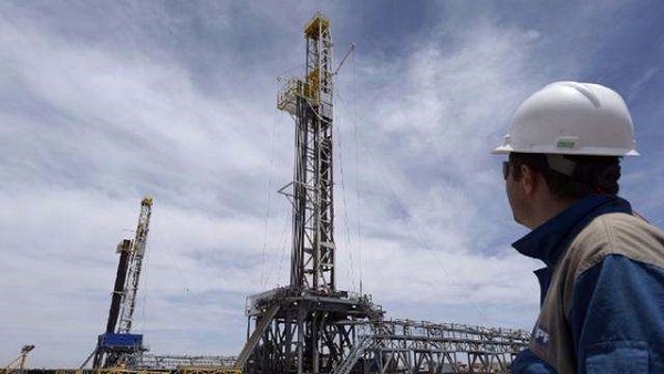 页岩油增产与低油价博弈，OPEC迎来新挑战？(图1)